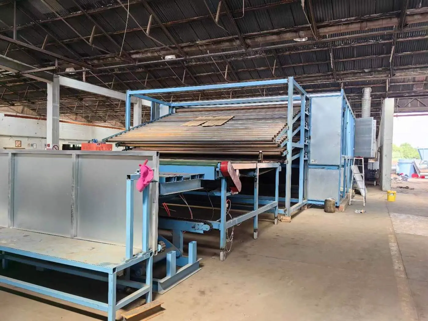 Роликовая сушилка для шпона Роликовая сушилка для шпона